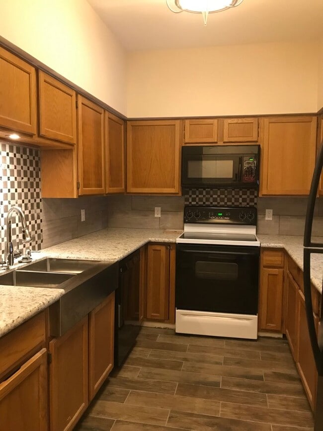 Photo - 957 Bayou Trace Dr