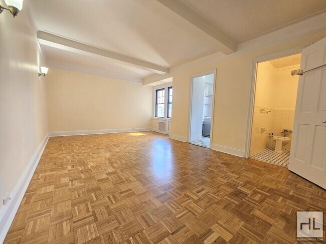 Sunlit 8th-Floor Studio with Two Large Closets in the West Village