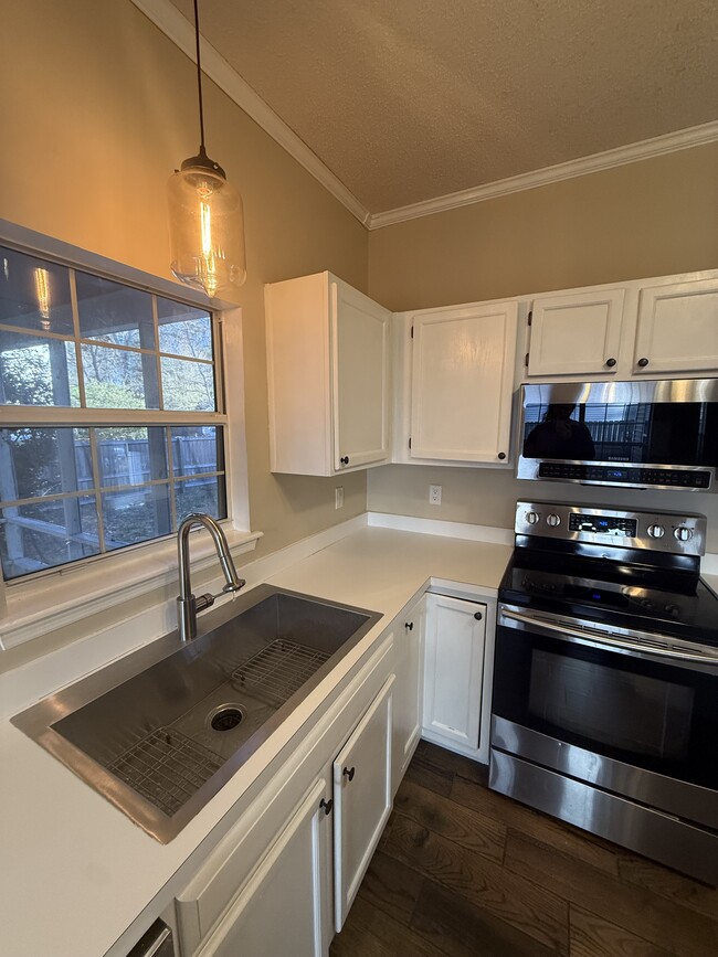 Photo - 8511 Stonebridge Dr