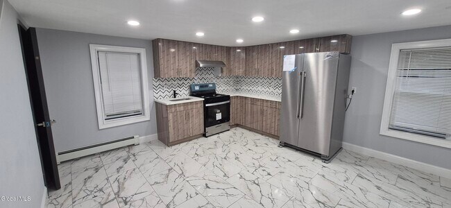 Photo - 22 Clermont St