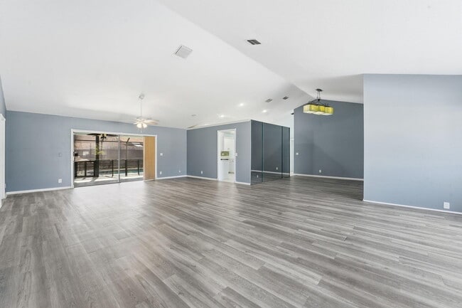 Photo - 9284 Laurel Green Dr