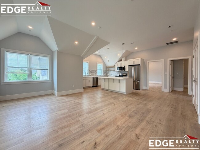 Photo - 56 Holton St Unit 3