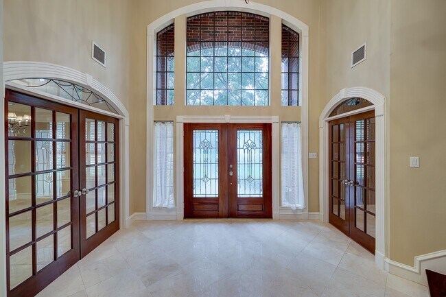 Photo - 19210 Foxtree Ln