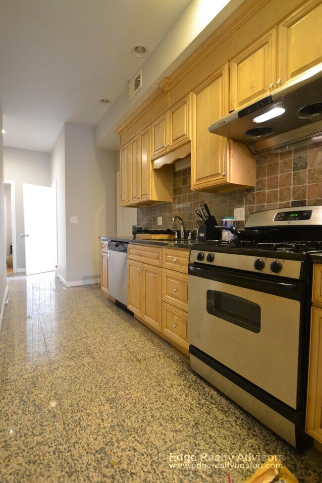 Photo - 45 Allston St Unidad 1