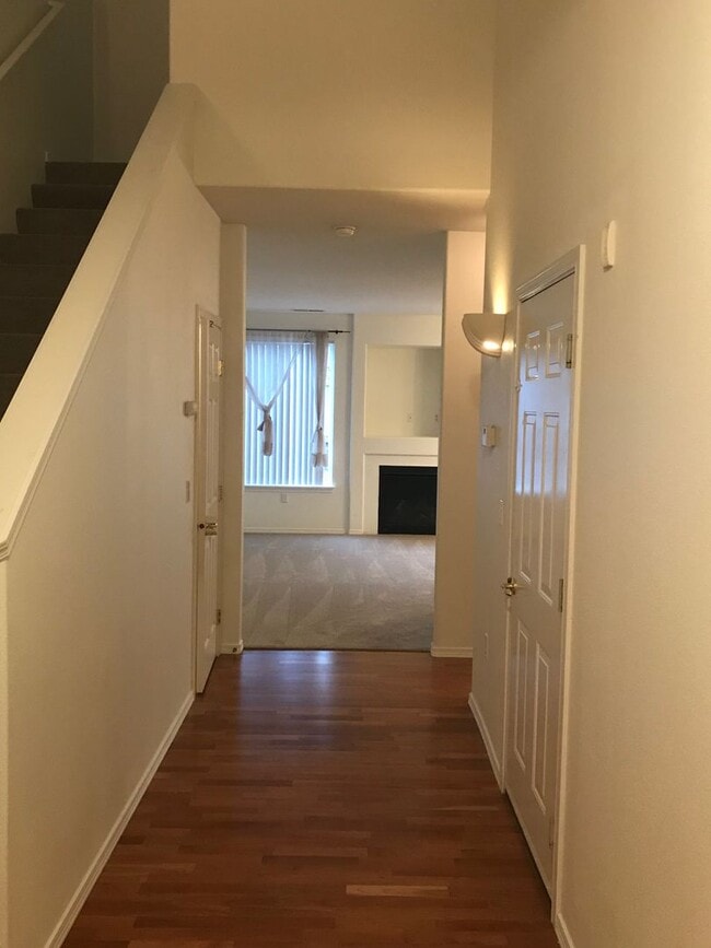 Photo - 4 Bed 3 Bath Gated Townhome Near Maplewood Golf