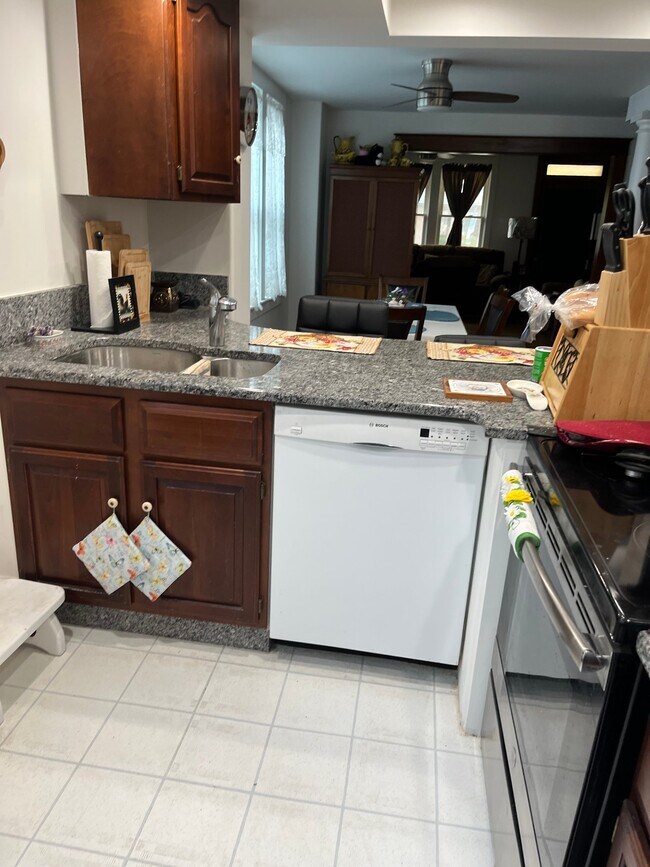 Photo - 38 E Main St