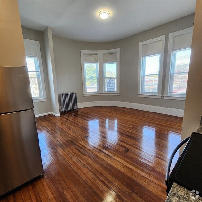Building Photo - 92.5 Maple St Unit 2 Rental