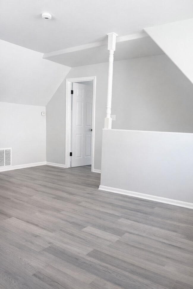 Photo - 1249 S Kolin Ave Unit 2