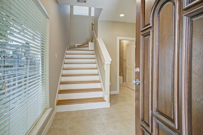 Photo - 3824 Center Plaza Dr