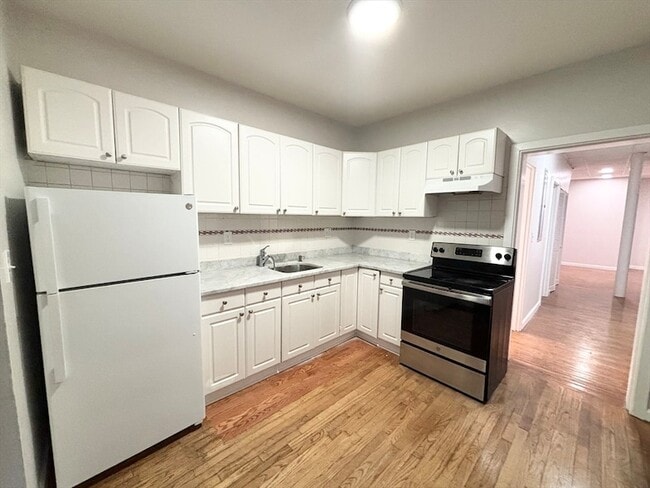 Building Photo - 98 Main St Unit 1