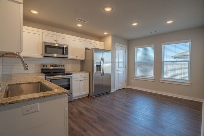 Photo - 3 Bedroom 2 Bathroom Home in  Farmington, AR!!!