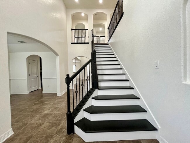 Photo - *Spacious 5 Bedroom, 3.5 Bath Home in Northeast San Antonio* minutes from Randolph AFB and Ikea!!
