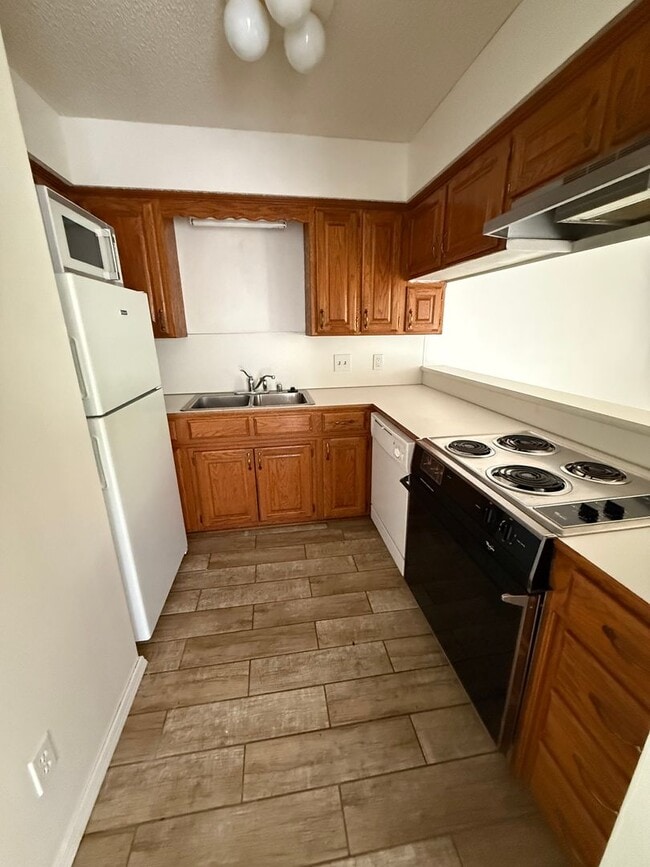 Photo - 3201 S O St Unit #23