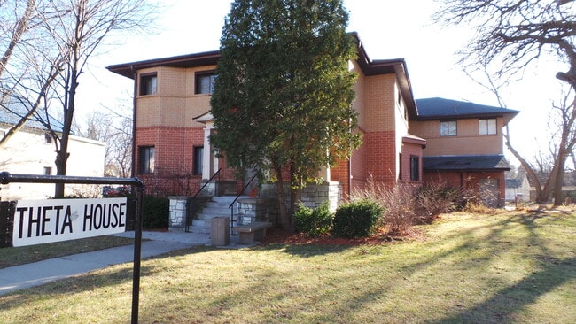 Photo - Theta House