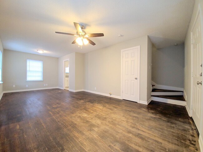 Photo - 505 13th St N