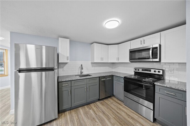 Photo - 1735 Merriman Rd Unit 301