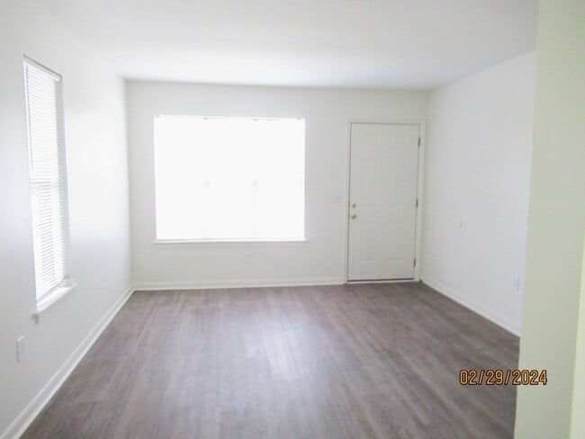 Photo - 3 Bedroom, 2 Bathroom in Willow Run Unit K-3