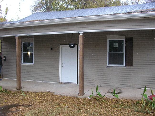 Photo - 1505 Neal St House