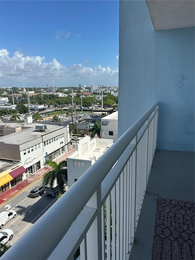 Building Photo - 6969 Collins Ave Unit 902 Rental