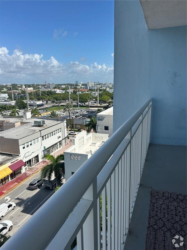 Building Photo - 6969 Collins Ave Unit 902 Rental