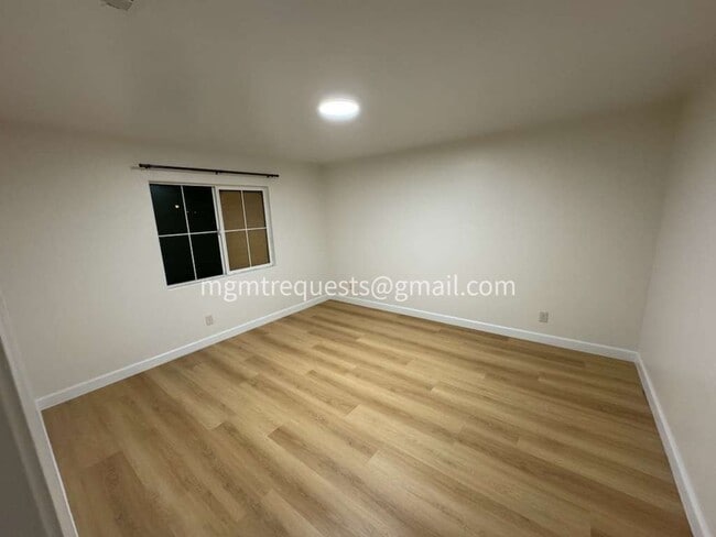 Photo - 11943 Olive St