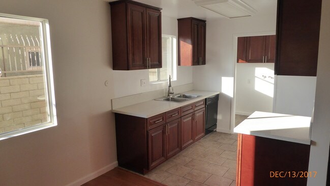 Photo - 20214 Cohasset St