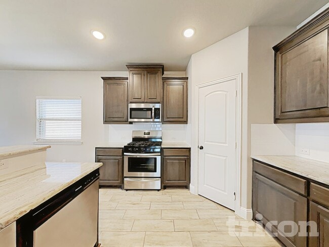 Photo - 7708 Cottonwood Dr