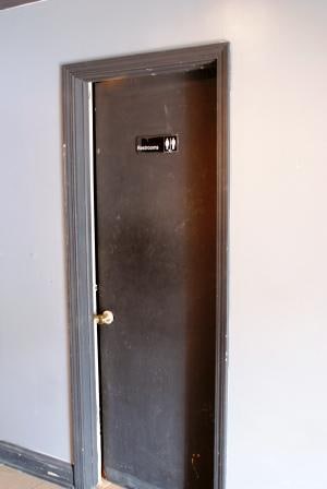 Building Photo 6 - 7032 W Belmont Ave