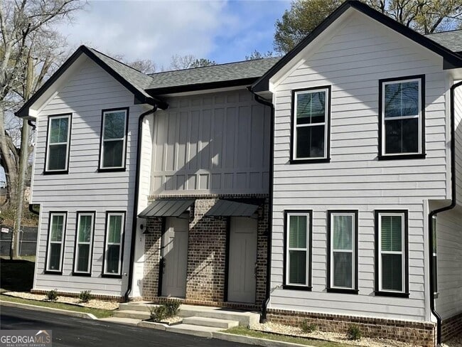 Building Photo - 195 W Lake Ave NW