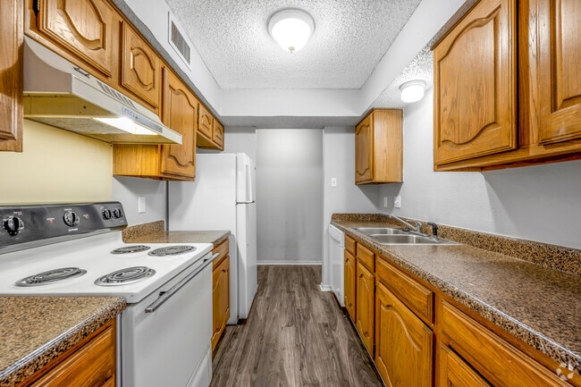 2 BR, 1 BA - 980SF - Kitchen
