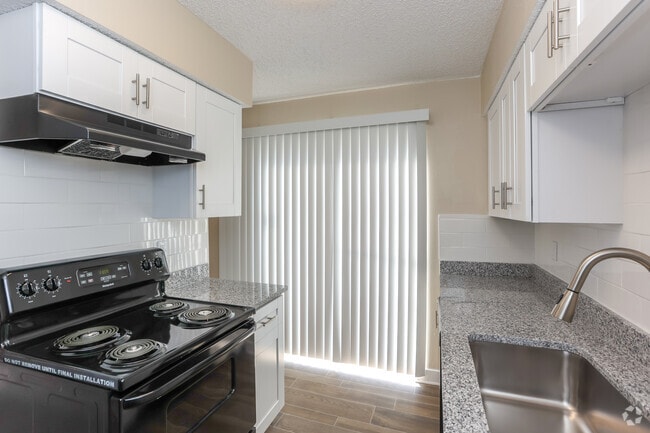 1BR, 1BA - 680SF - Kitchen