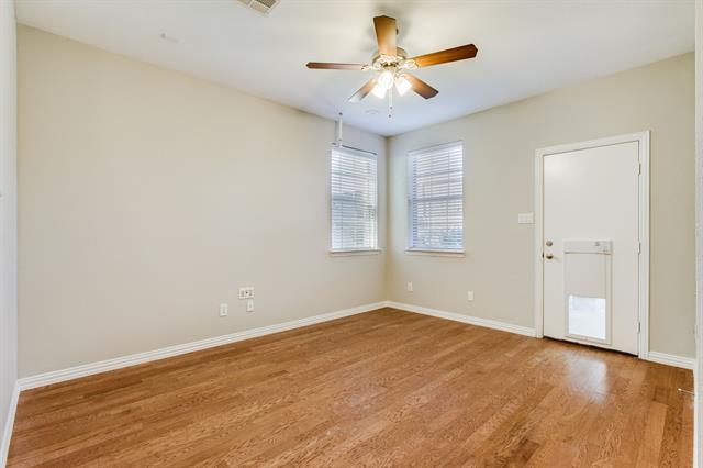 Photo - 449 Busher Dr