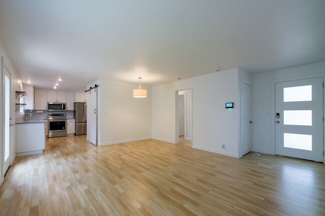 Photo - 6235 SE Clatsop St