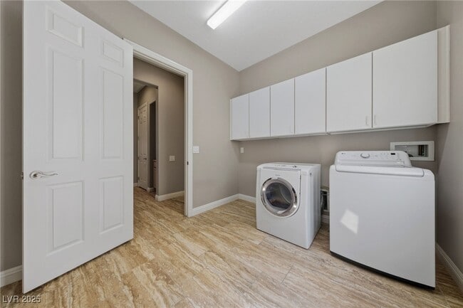 Photo - 916 Viscanio Pl