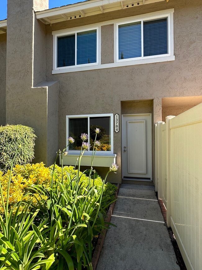 Building Photo - 13784 Sycamore Tree Ln Rental