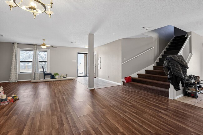 Photo - 7002 Valmont Dr