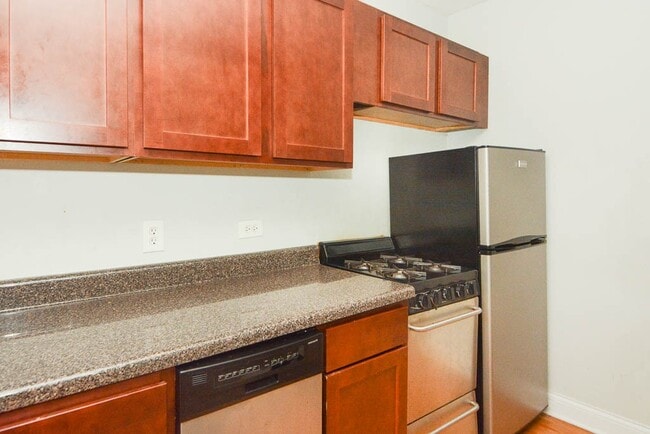 Photo - 826 W Cornelia Ave Unit 211