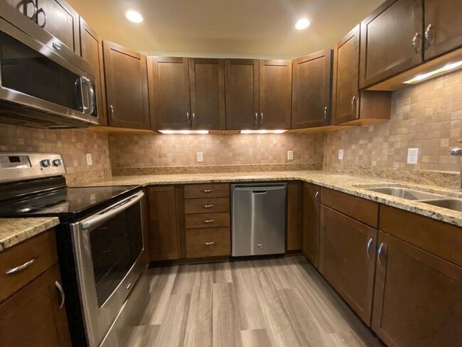 Photo - $2,575 | 1 Bedroom, 2 Bathroom Condo | Pet...