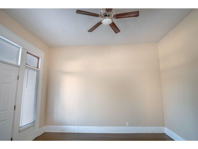 4109 S Presa St Unit 1