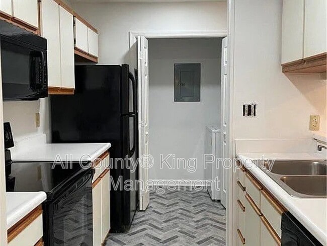Photo - 342 Waterdown Dr