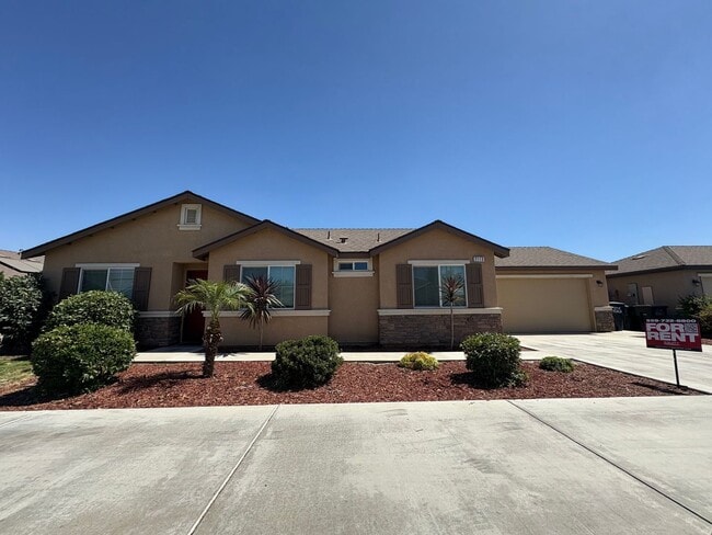 NW Visalia Home Available Now! - NW Visalia Home Available Now!