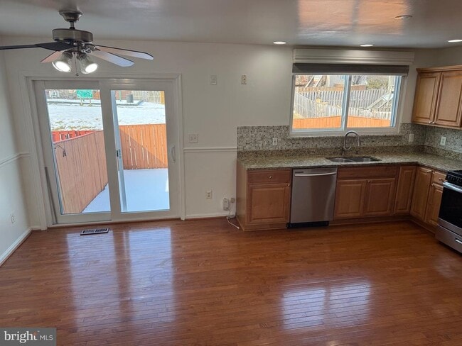 Photo - 16918 Toms River Loop