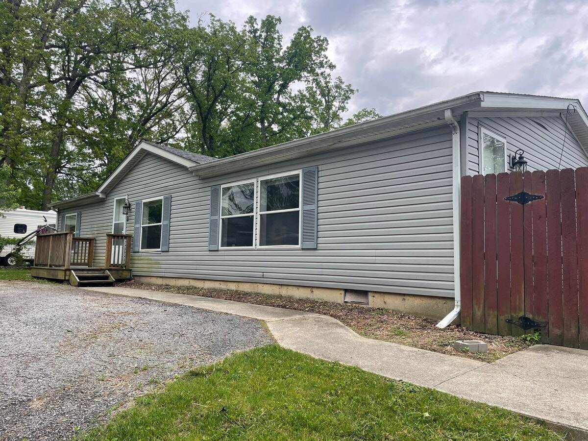 3 Bedroom 2 Full Bath Home In Valpo - 3 Bedroom 2 Full Bath Home In Valpo