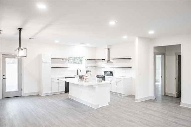 Photo - 31727 Cypress Cir