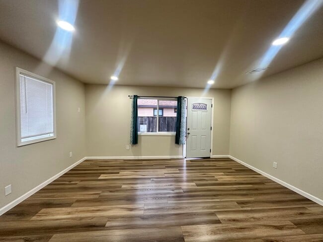 Photo - 11021 Haight St