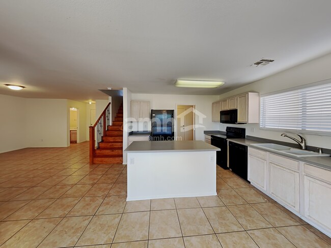 Photo - 2832 E Augusta Ave