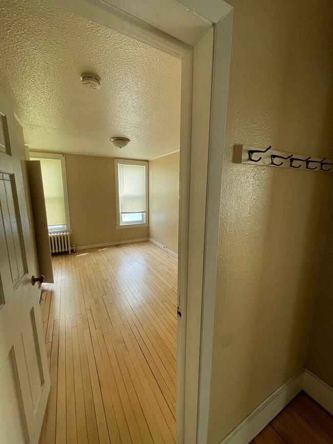 Photo - 327 W 4th St Unit #2