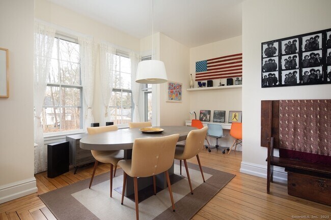 31 Sharon Rd Unit 2
