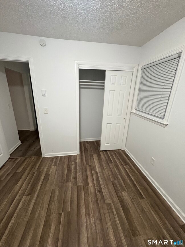 Photo - 20 Shagbark Rd Unidad B