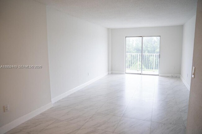 Photo - 16465 NE 22nd Ave Unit 619